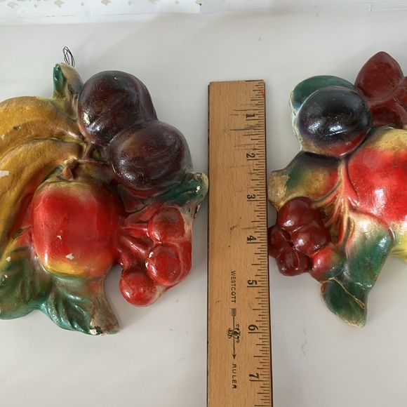 Vintage MCM Chalkware Wall Art Plaques Of Fruit - Picture 9 of 12